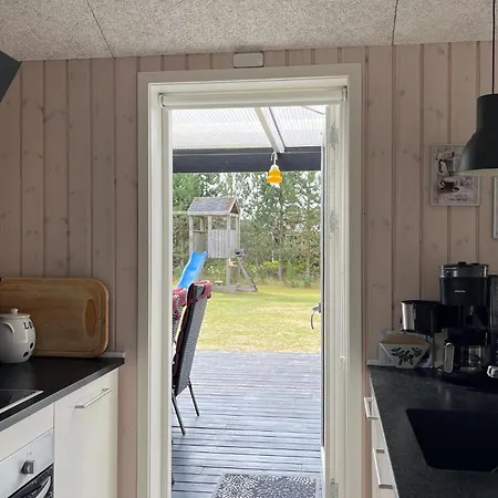 Feriehus 4 Bedroom Stunning In Hals